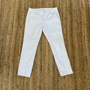 Ann Taylor LOFT curvy straight white capris